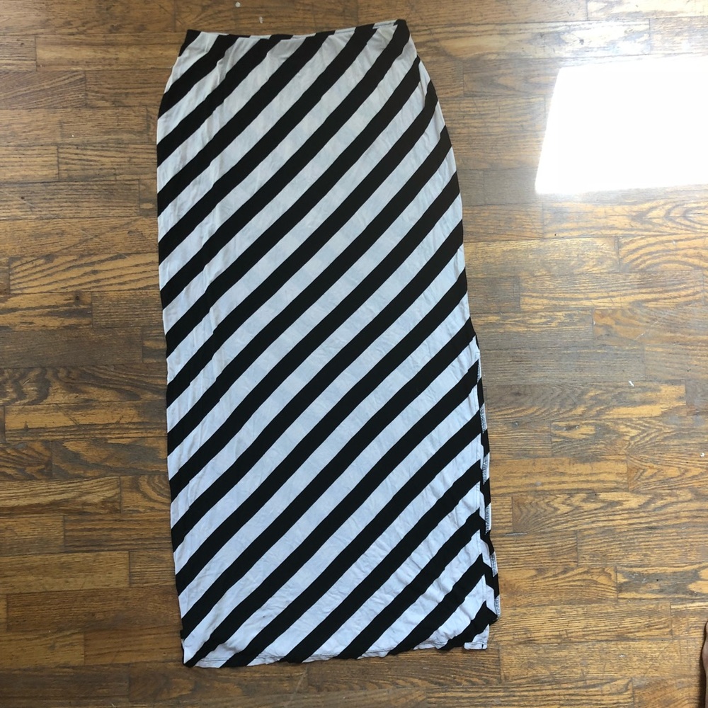 🖤 Mossimo Striped Maxi Skirt